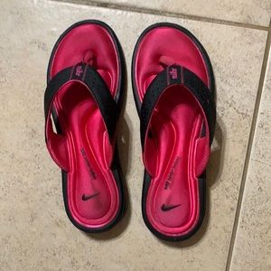nike flip flops